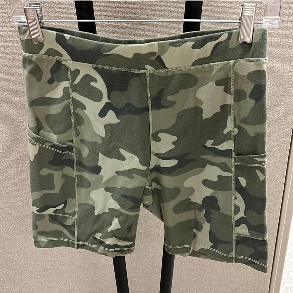 Monrow Bike Shorts camo